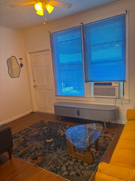 Building Photo - 825 Eaton St