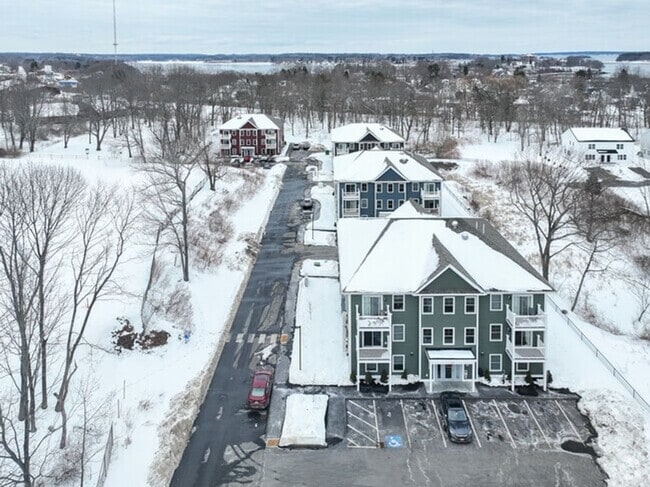 Building Photo - 48 Winchester Dr