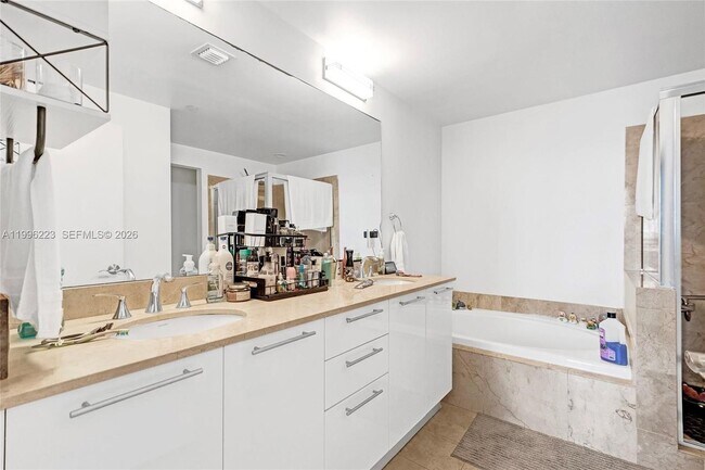 Building Photo - 3330 NE 190th St