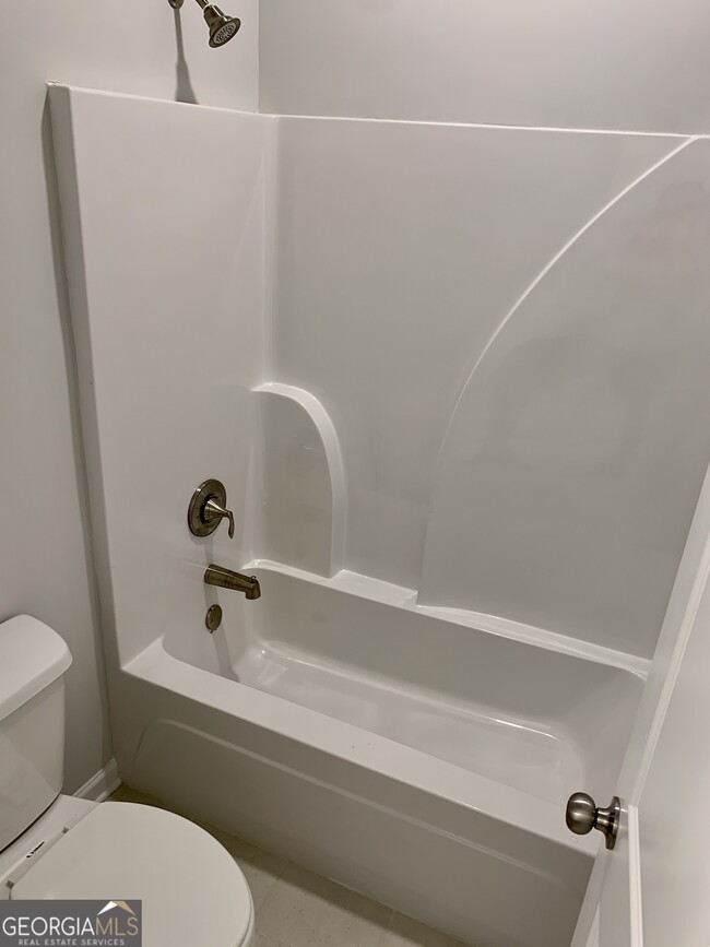 Building Photo - 600 Cunninghame Ct