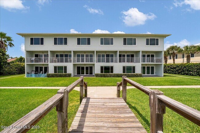 Building Photo - 1321 S Miramar Ave