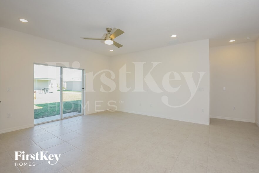 Building Photo - 1234 Ponca Rd