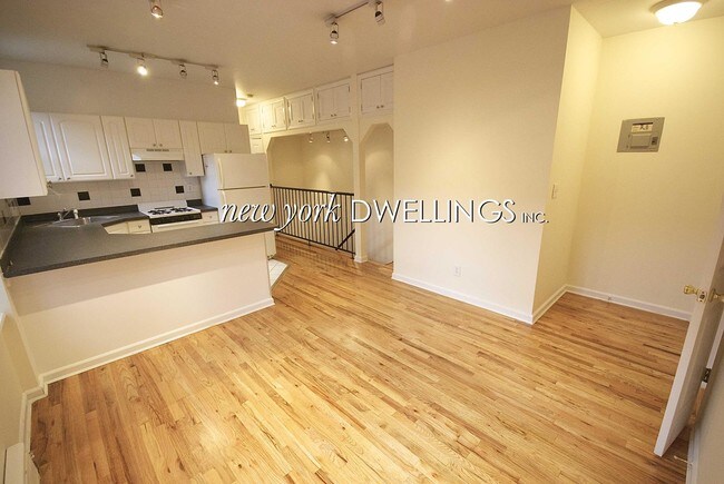 Building Photo - 325 1st Street