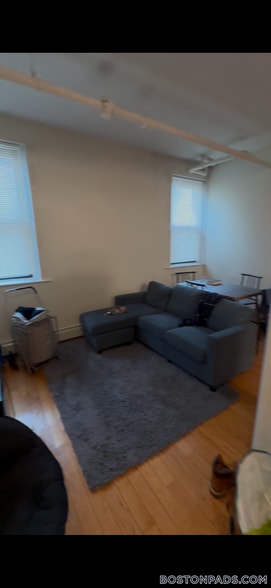 Building Photo - 204 Hemenway St