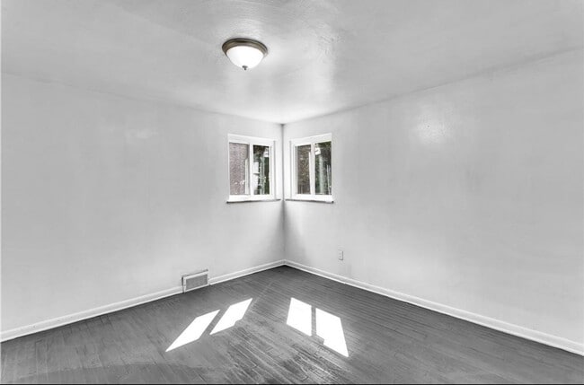 Building Photo - 3111 Mary St