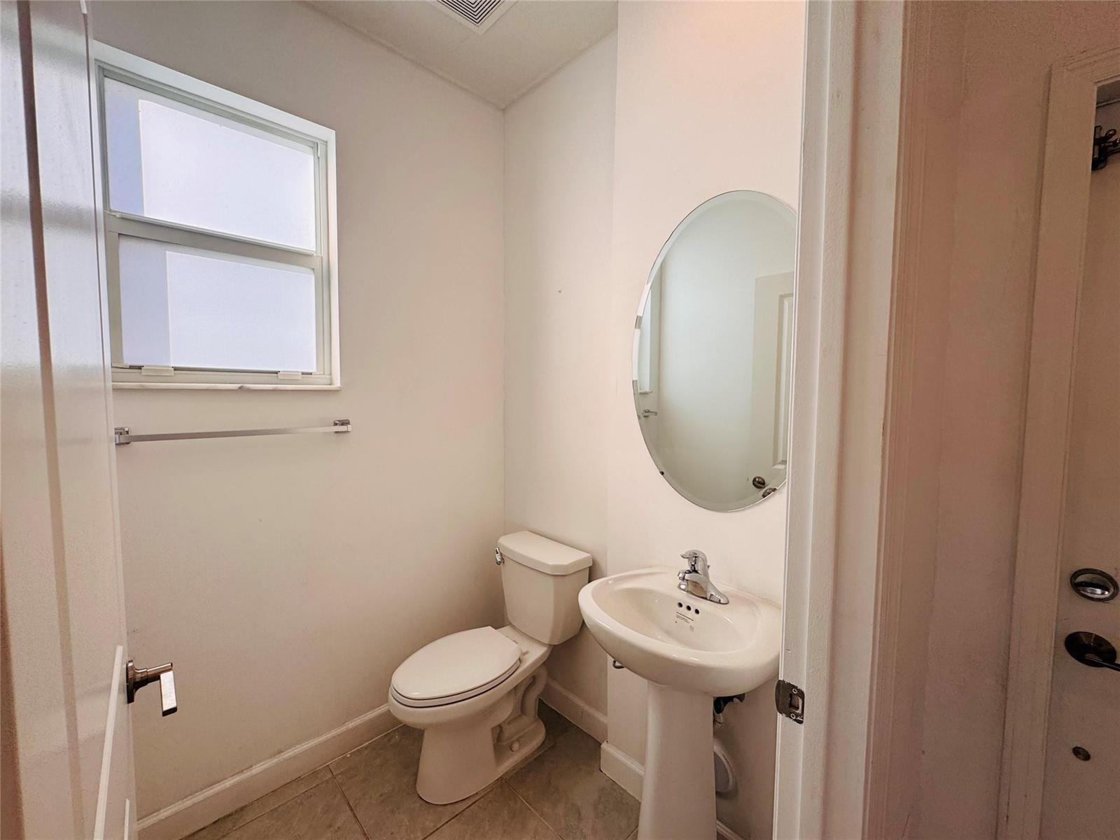 Building Photo - 2437 NW 131st Cir