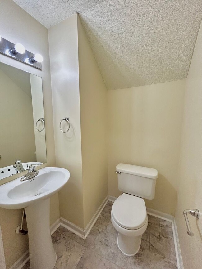 Building Photo - Charming Home on Corner Lot in Lake Caroli...