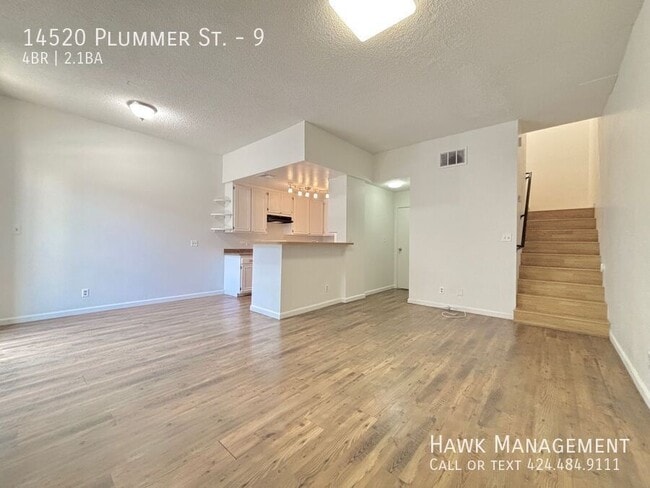 Primary Photo - 14520 Plummer St