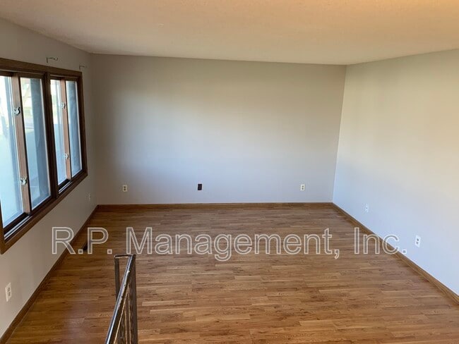 Building Photo - 8839 Maplebrook Ct