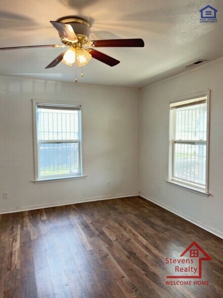 Building Photo - 3617 Rogers Rd