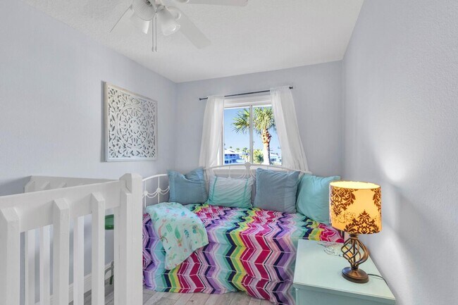 Building Photo - 4949 N Hwy A1A