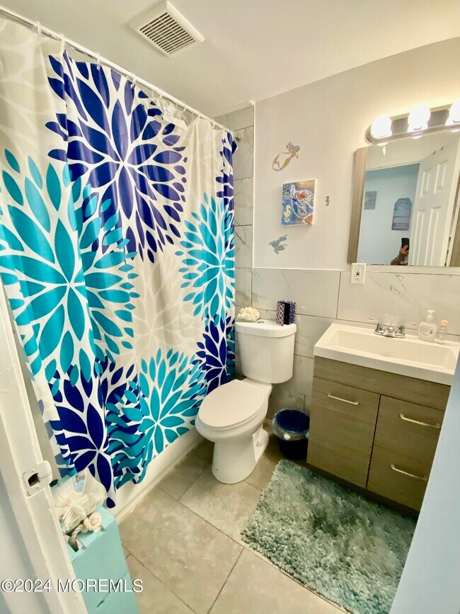 Building Photo - 364 Westwood Ave