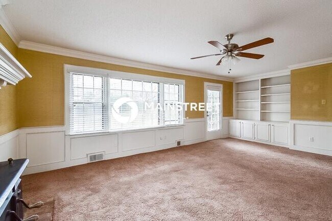 Building Photo - 5 Bedroom Pet-Friendly Home in Cordova, TN with Main Street Renewal