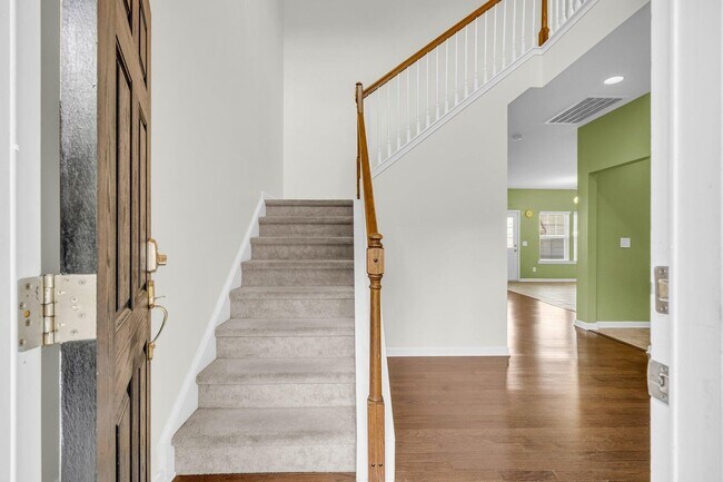 Building Photo - 4-bedroom home in the desirable Fairmont South community
