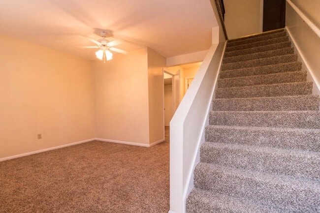 Building Photo - Two Level Duplex with Fenced Yard
