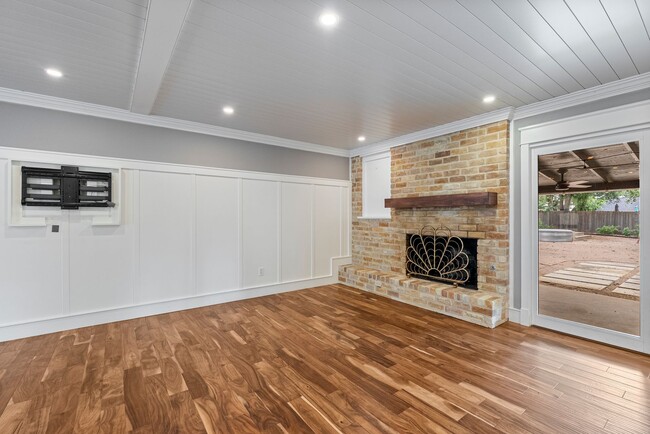 Building Photo - Beautiful 4 bedroom, 2.5 bathroom home in North Austin!!!
