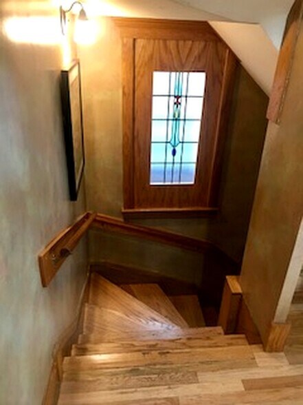 stained glass entry way - 1843 W Waveland Ave