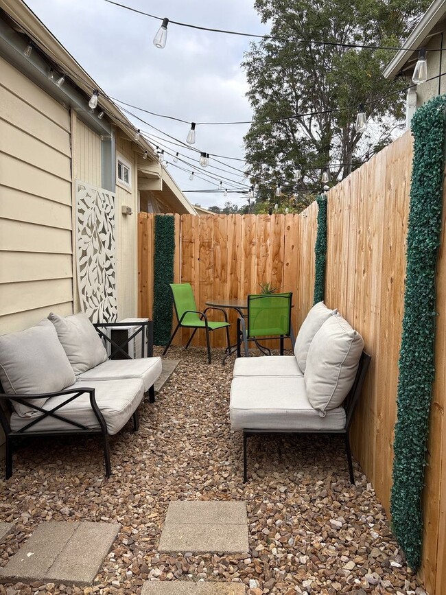 Building Photo - Charming Studio in El Cajon