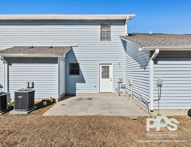 Building Photo - 107 Church St