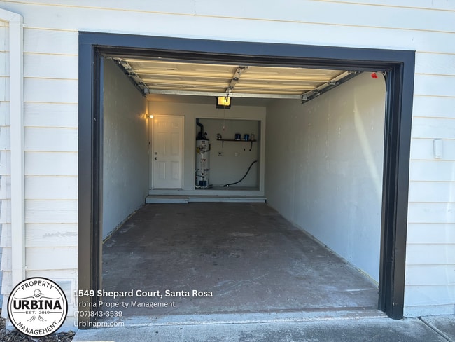 Building Photo - Bright Single Level Two Bedroom Duplex with Private Yard