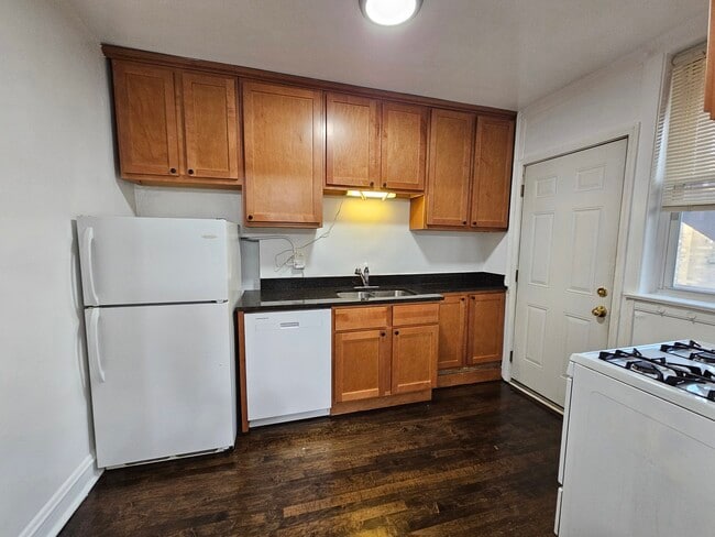 Building Photo - 6543 N Francisco Ave