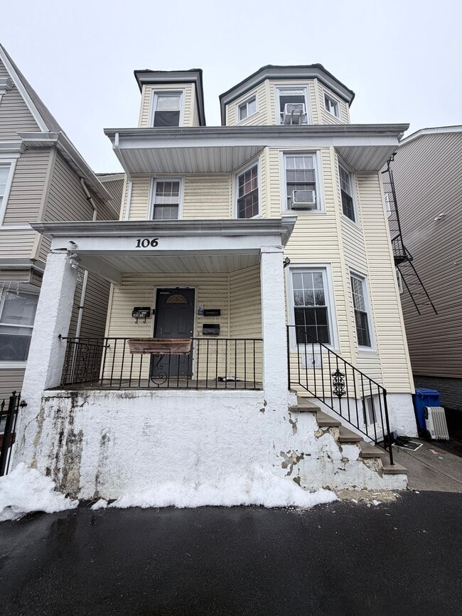 Building Photo - 106 N 16th St