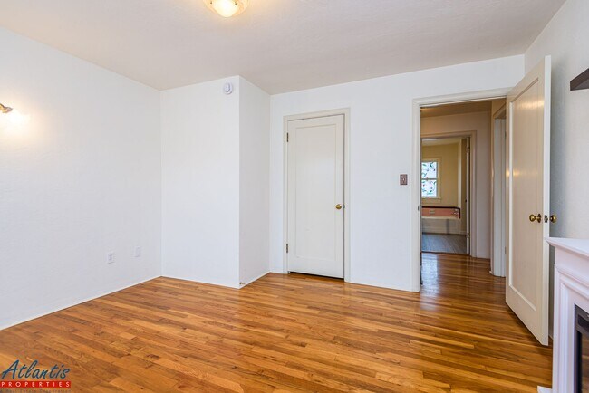 Building Photo - 1385 47th Ave