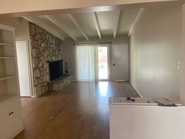 Building Photo - Home in North Kentwood Neighborhood of Wes...