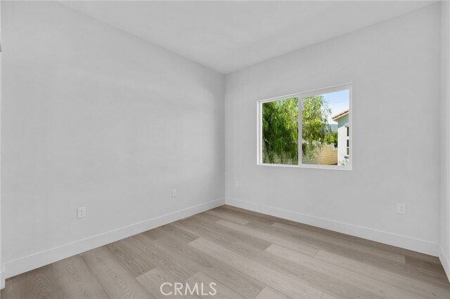 Building Photo - 15931 Los Cedros Ave