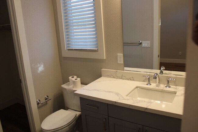 Building Photo - Gorgeous 3 Bedroom, 2 Bath Home in Rural D...