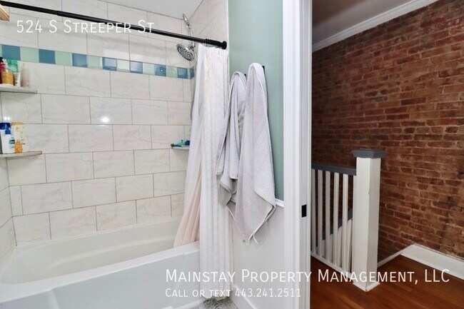 Building Photo - 2 Bed Rowhome in Prime Canton Location!