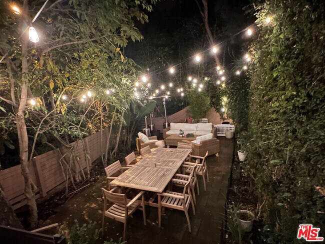 Building Photo - 10045 Reevesbury Dr