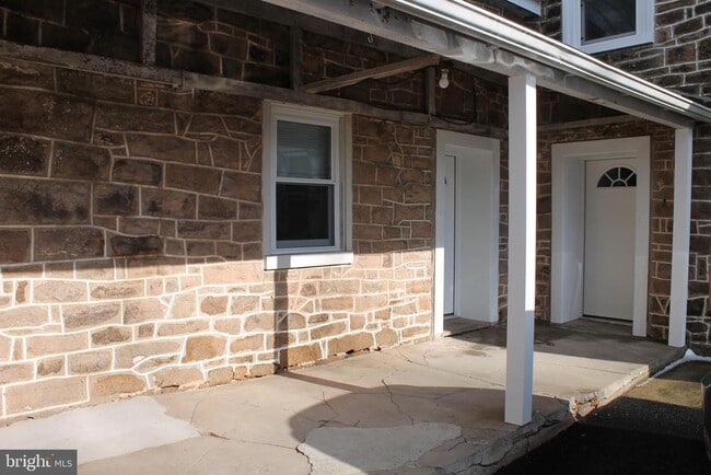 Building Photo - 2093 PA-212