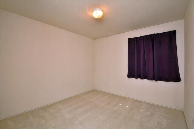 Building Photo - 718 Settlement St