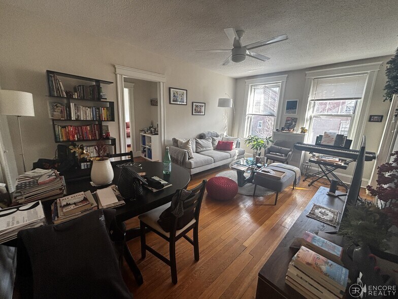 Building Photo - 110 Riverway