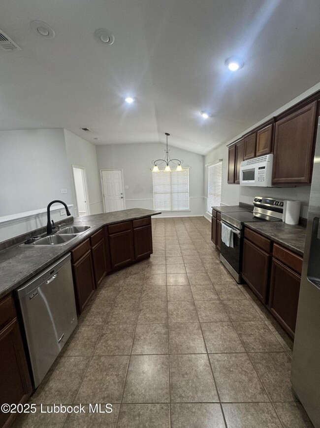 Building Photo - 9304 Primrose Avenue