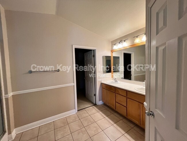 Building Photo - 673 Nacomis Ct