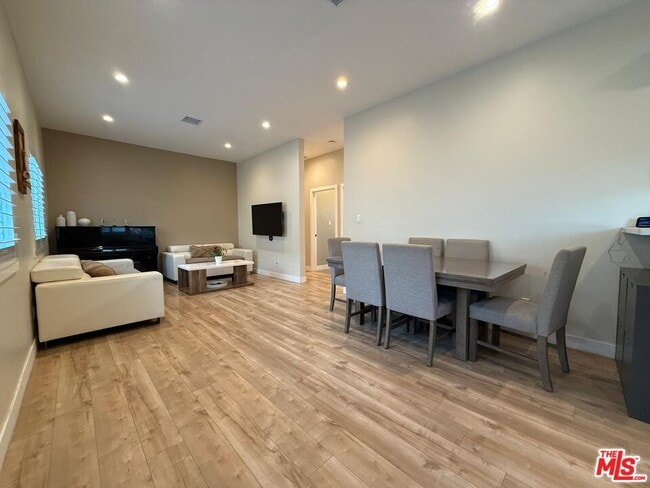 Building Photo - 10905 Olinda St