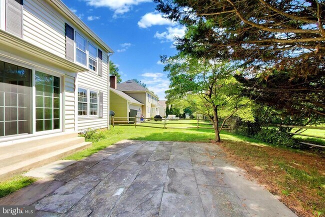 Building Photo - 991 Farm Haven Dr