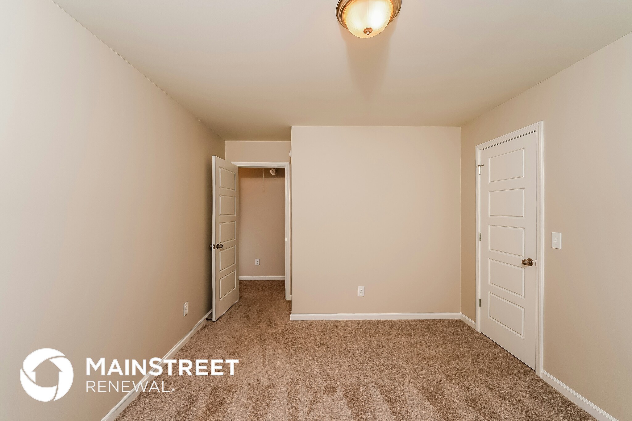 Building Photo - 2554 Summit Park Rd