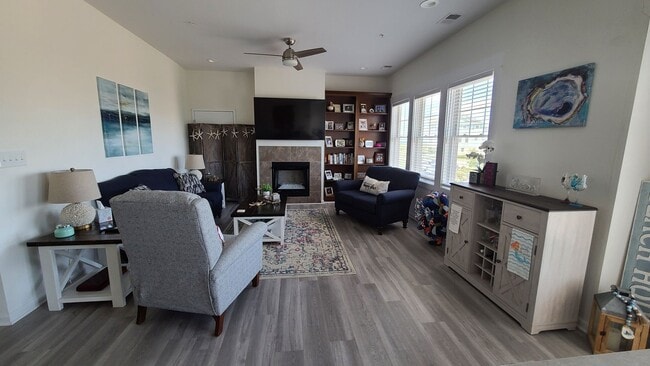 Building Photo - DON'T MISS THIS ADORABLE TWO BEDROOM CLOSE...