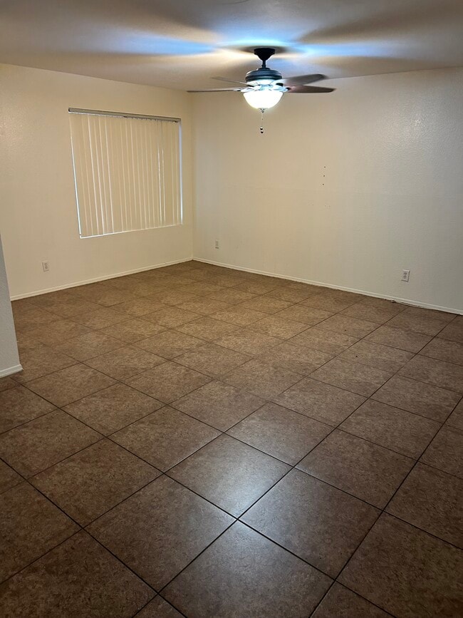 Building Photo - 4850 E Desert Cove Ave, #222