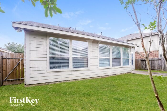 Building Photo - 15118 Sierra Ridge Dr