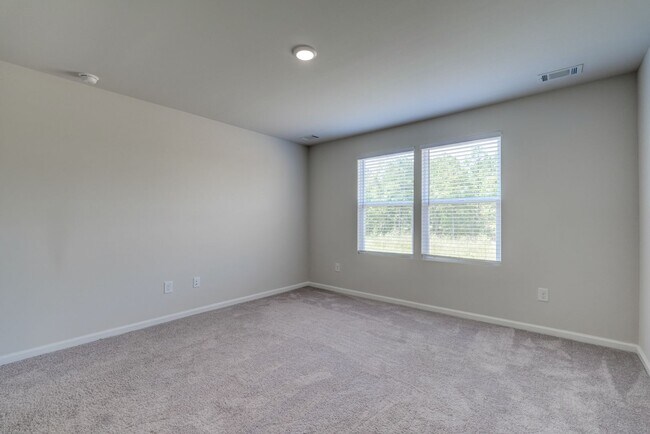 Building Photo - 220 Ingleby Rd