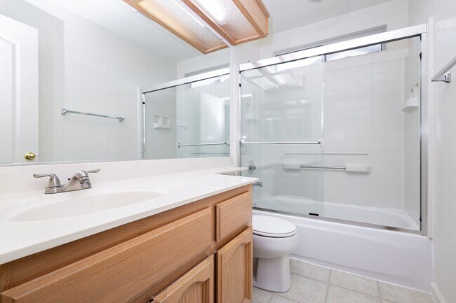 Building Photo - Stunning 2 Story, 3-Bed Home in Folsom’s Desirable Gated Community!