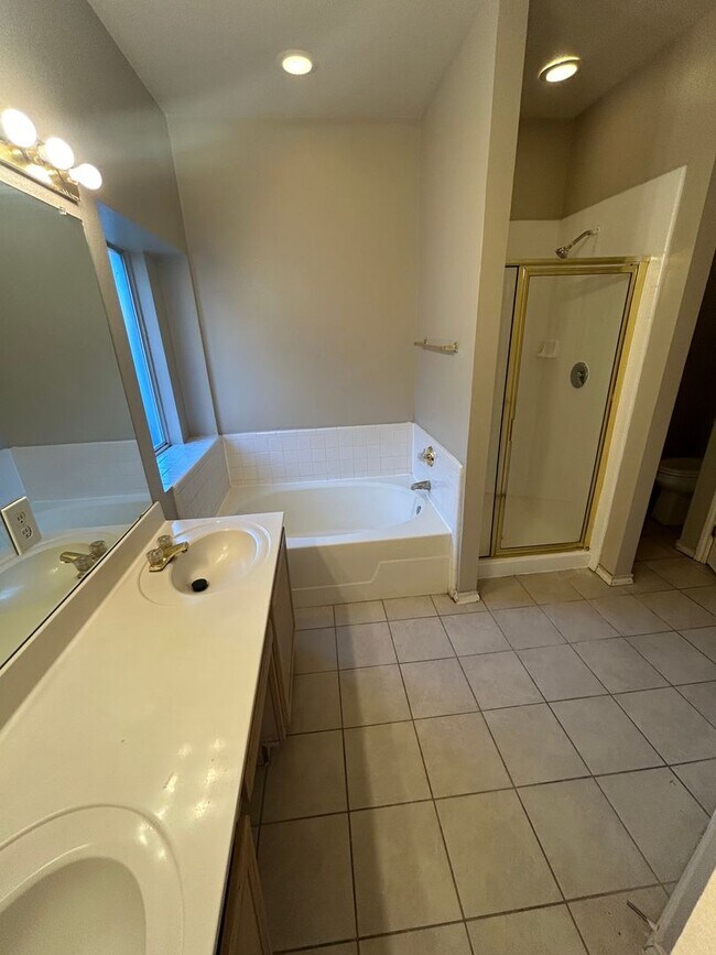 Building Photo - 4420 St Francis Ave