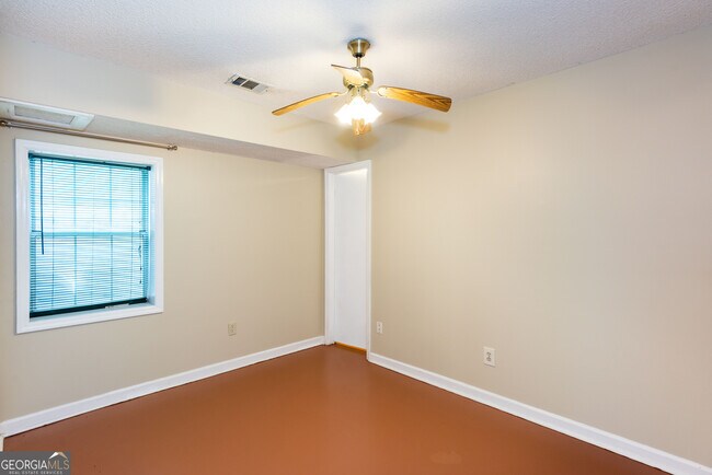 Building Photo - 664 Bellemeade Ave NW