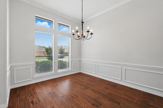Building Photo - 501 Meadowood Ln