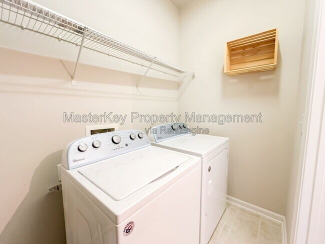 Building Photo - 205 Old Grove Ln