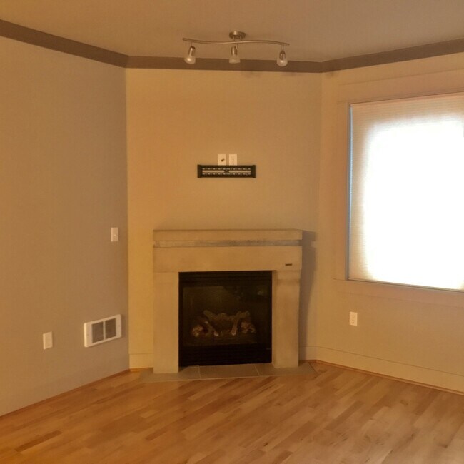 Building Photo - Copperleaf Condo
